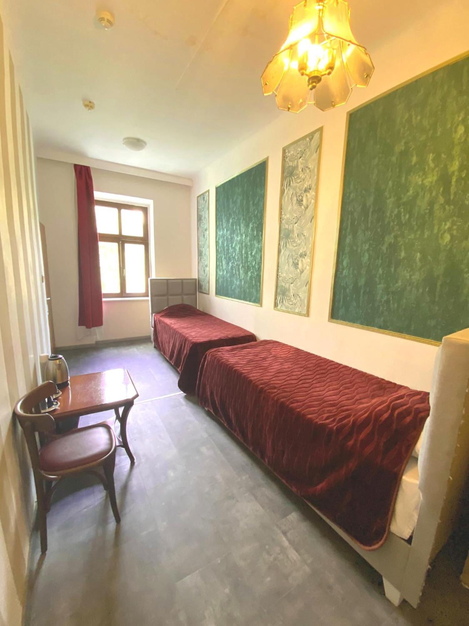 Hotel Viktoria Vienna Viena Quarto foto