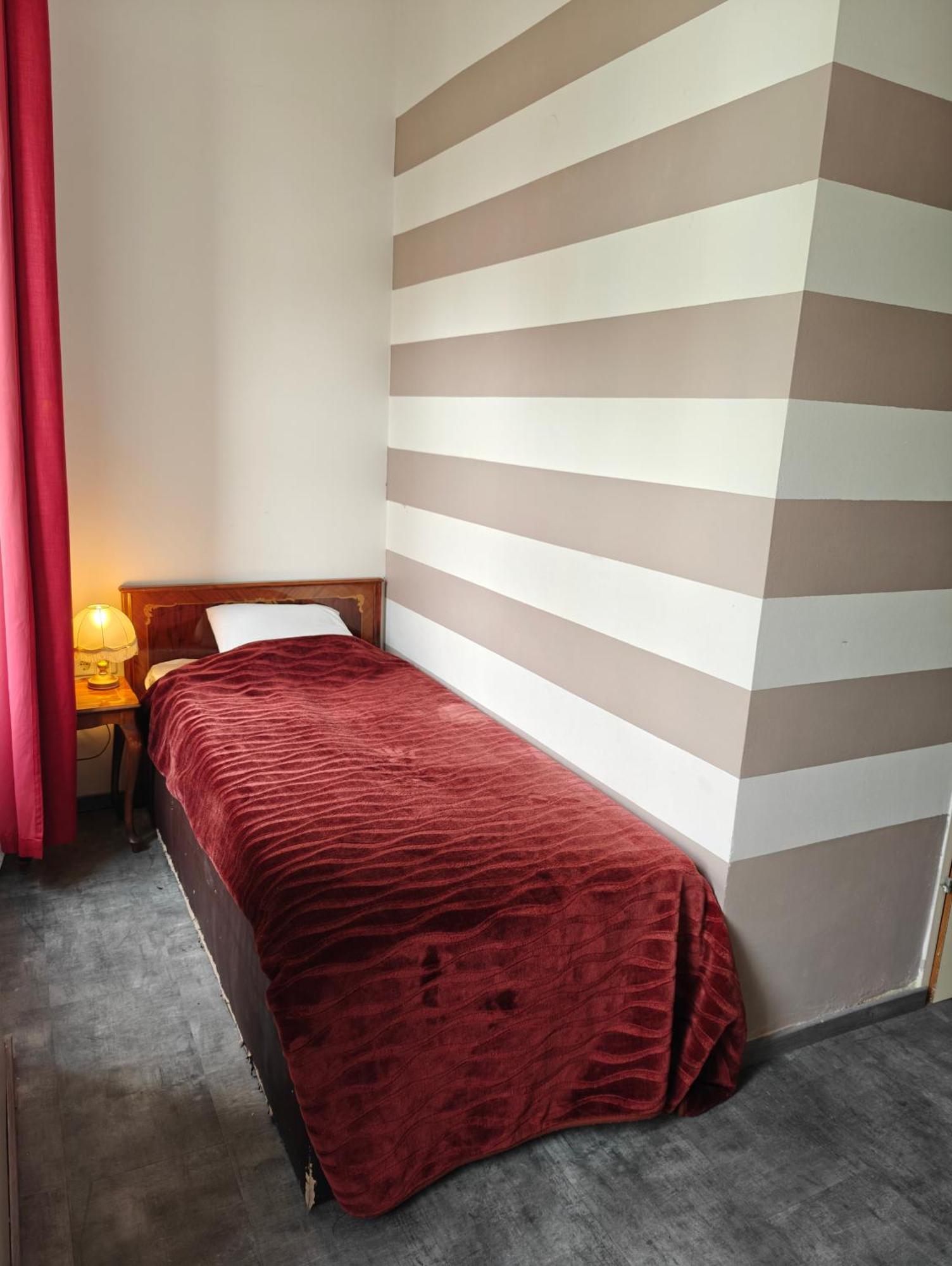 Hotel Viktoria Vienna Viena Exterior foto